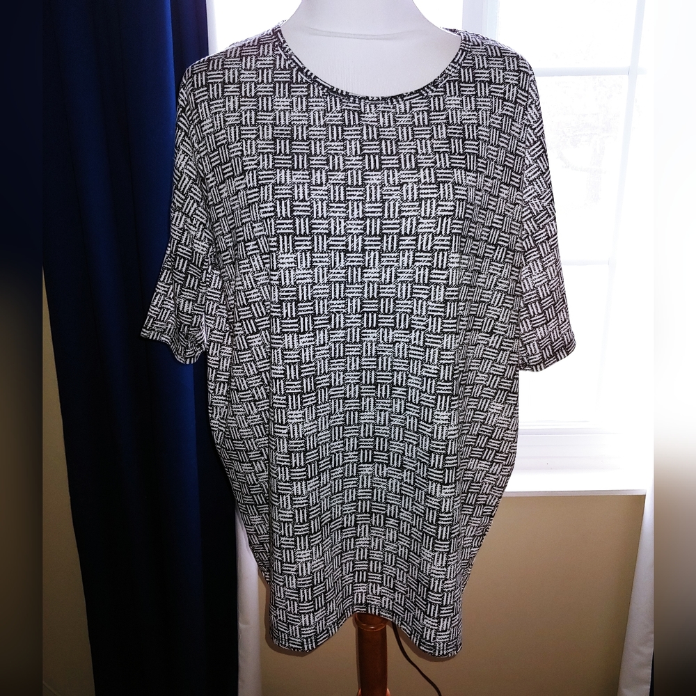 Lularoe Women's small black and white shirt